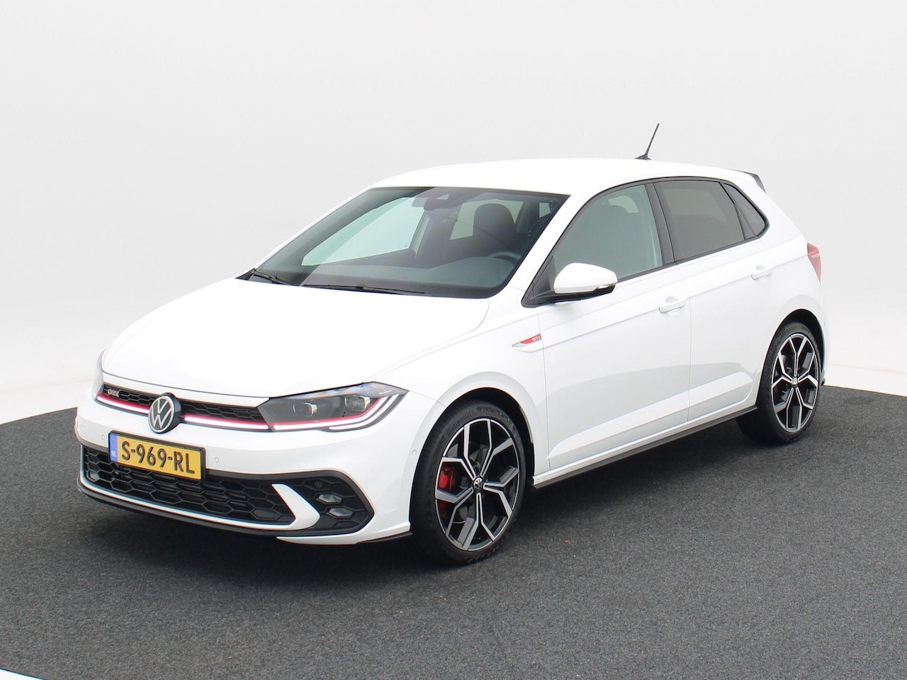 Volkswagen Polo - 2.0 TSi GTi 207 Pk Automaat | Full LED IQ | Adaptive Cruise | CarPlay | Climate Control | - AutoWereld.nl