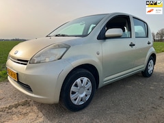 Daihatsu Sirion 2 - 1.0-12V Trend |superzuinig|