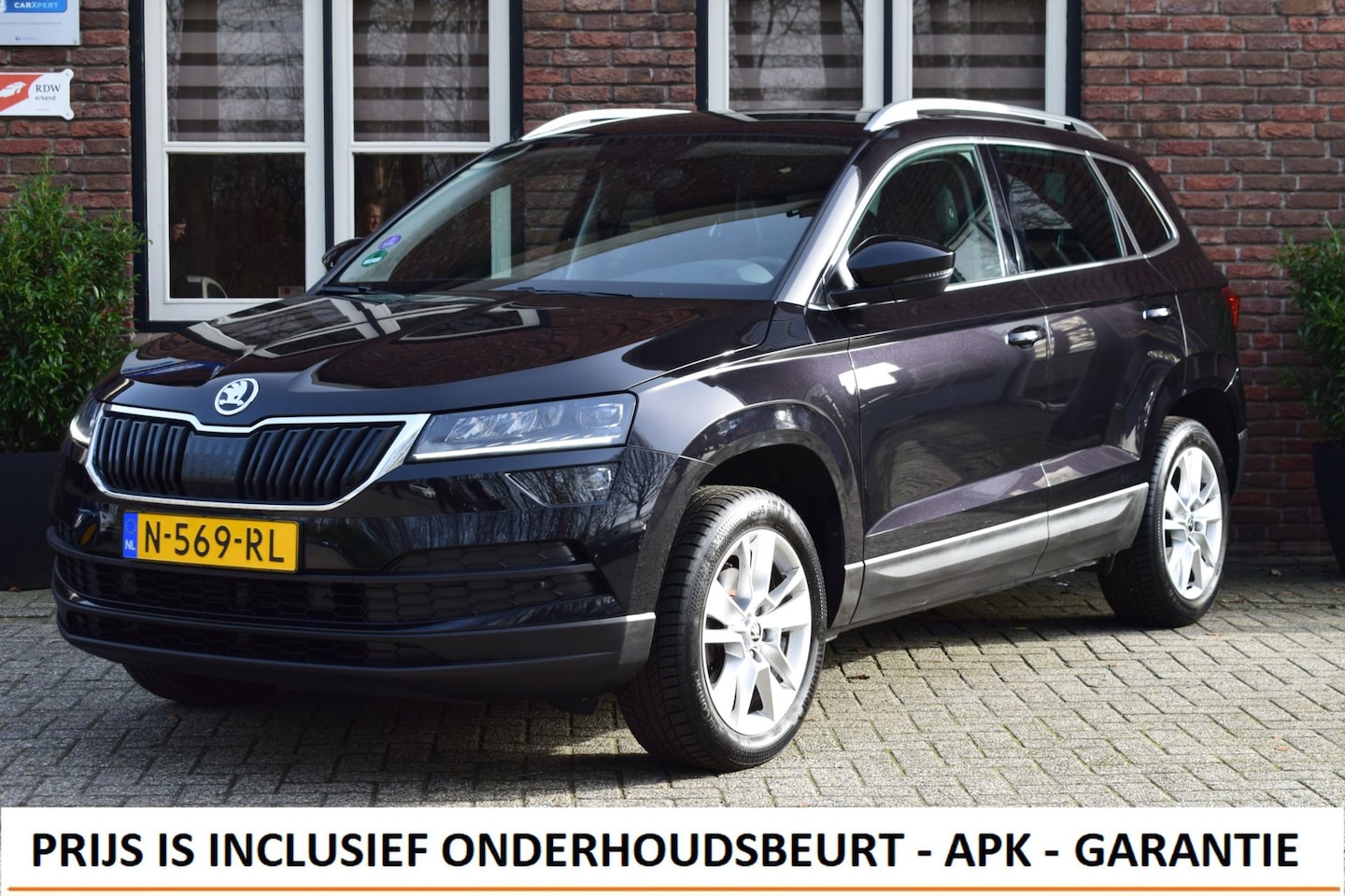 Skoda Karoq - 1.0 TSI Business Edition Plus Camera | App connect | Virtueel cockpit | 2X PDC - AutoWereld.nl