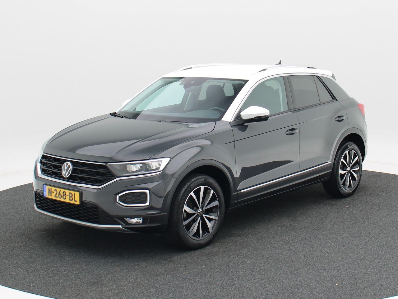 Volkswagen T-Roc - 1.5 TSi 150 Pk Automaat Style Business | LED | Adaptive Cruise | Navigatie | Camera | Clim - AutoWereld.nl