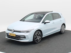 Volkswagen Golf - 1.5 eHybrid 50 Edition 204 Pk Automaat | Panoramadak | Trekhaak Elektrisch | Stoel Verwarm