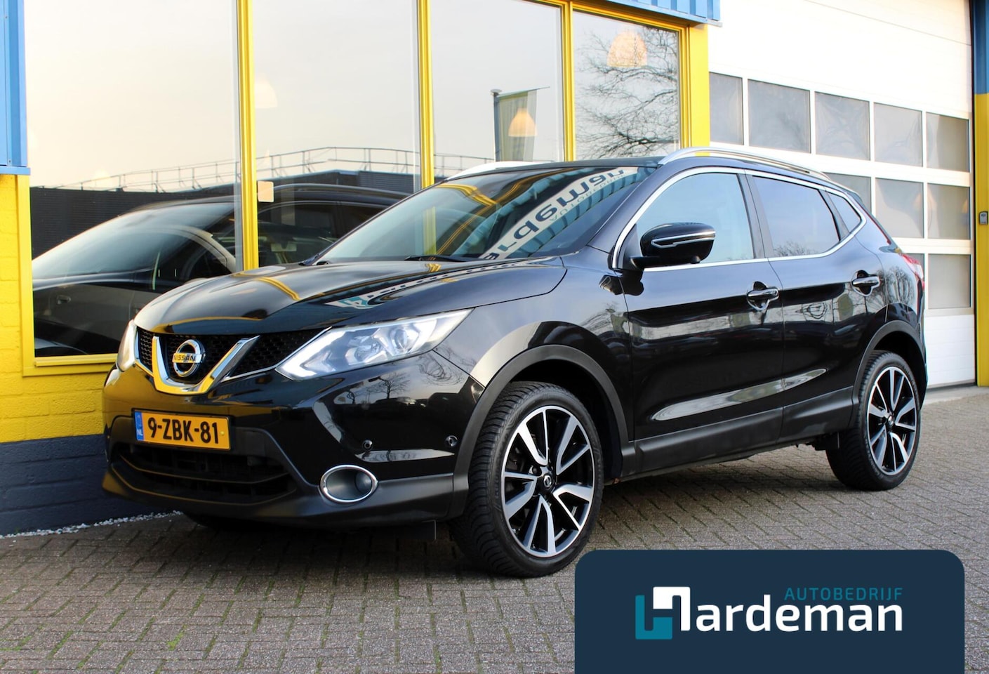 Nissan Qashqai - 1.2 Premier Edition Leder Panorama - AutoWereld.nl