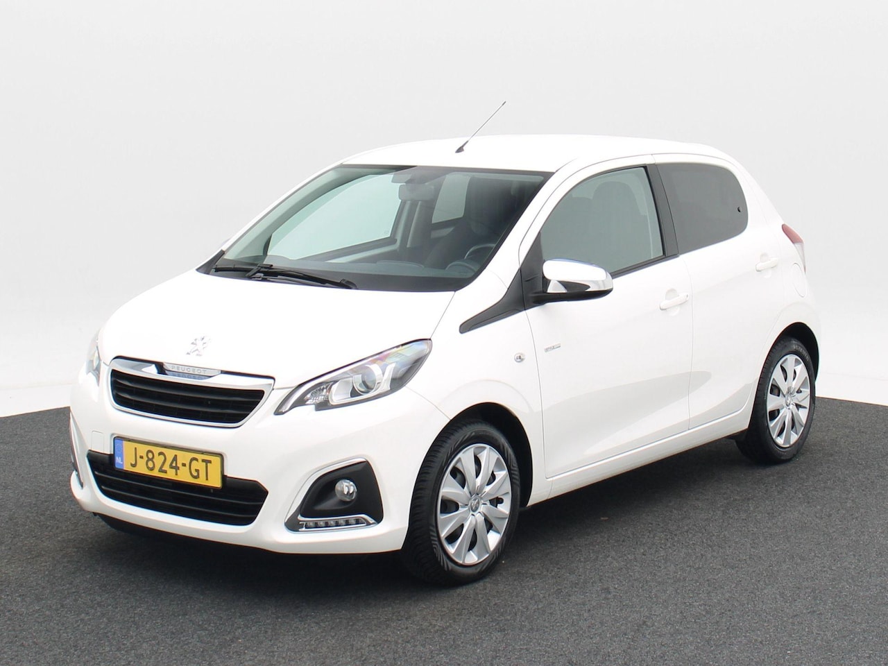 Peugeot 108 - 1.0 e-VTi Style | Bluetooth | 15 Inch | 75.236 Km!! - AutoWereld.nl