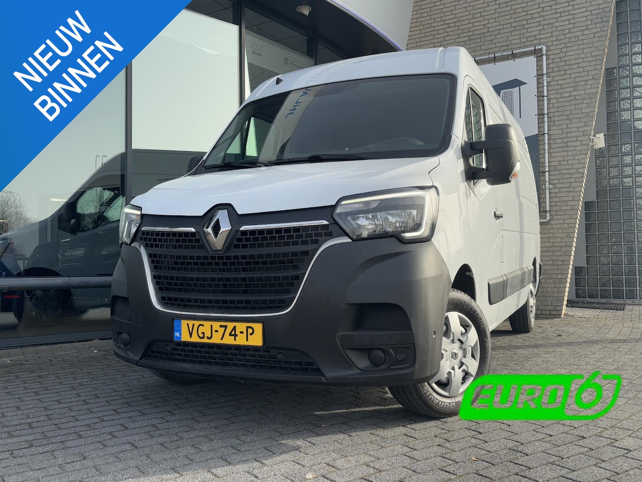 Renault Master - T35 2.3 dCi 135 L2H2*A/C*CRUISE*NAVI*HAAK*CAM* - AutoWereld.nl
