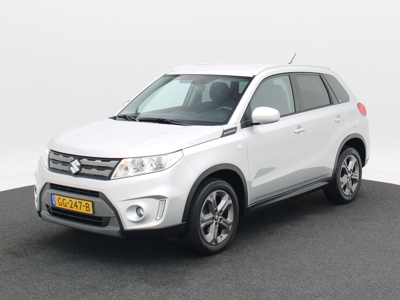 Suzuki Vitara - 1.6 Exclusive 120 Pk | Camera | Sensoren | Navigatie | Stoelverwarming | LED | Bluetooth | - AutoWereld.nl