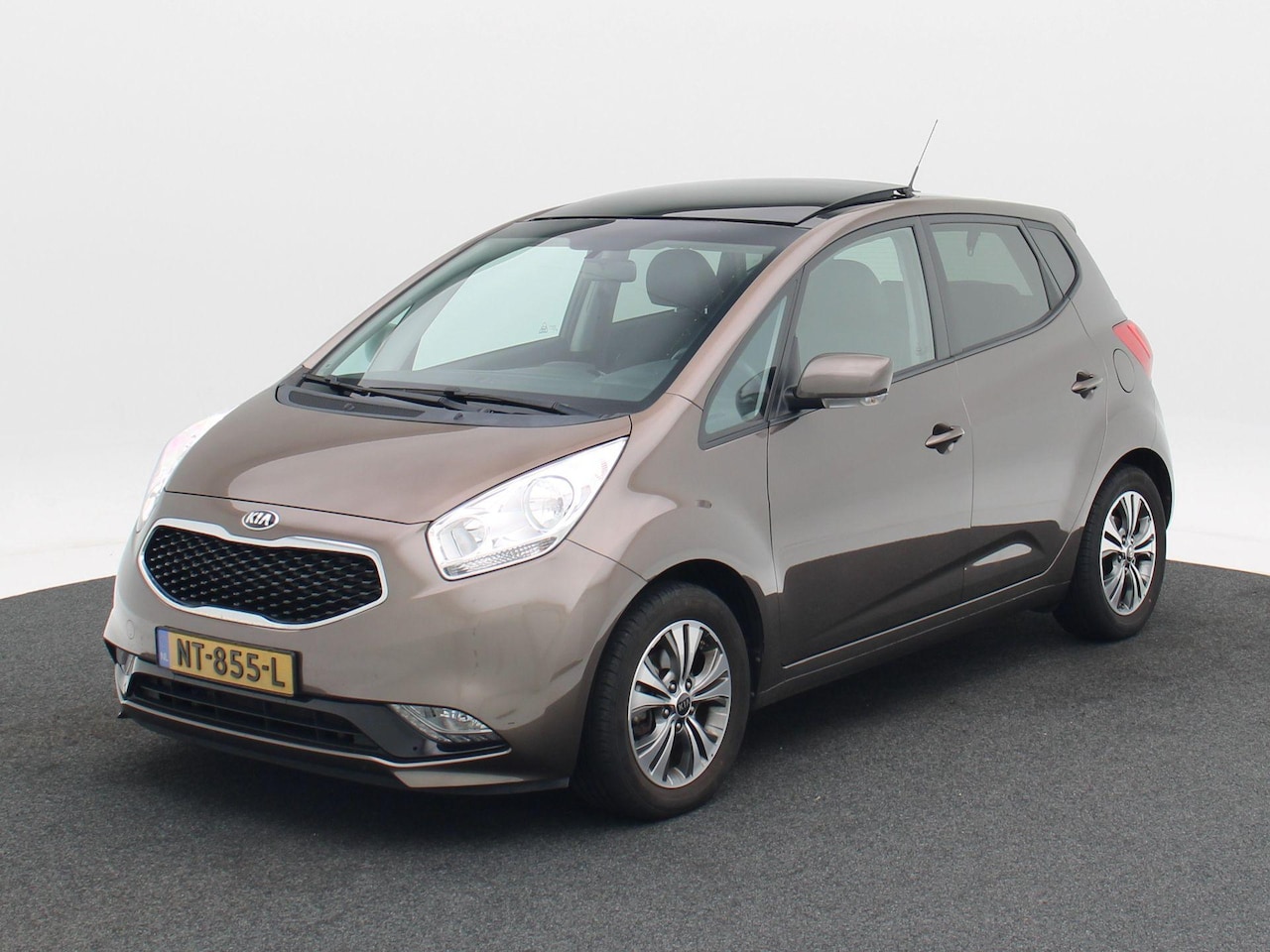 Kia Venga - 1.4 CVVT Summer Edition | Panoramadak | Camera | Navigatie | 16 Inch | 30.050 Km - AutoWereld.nl