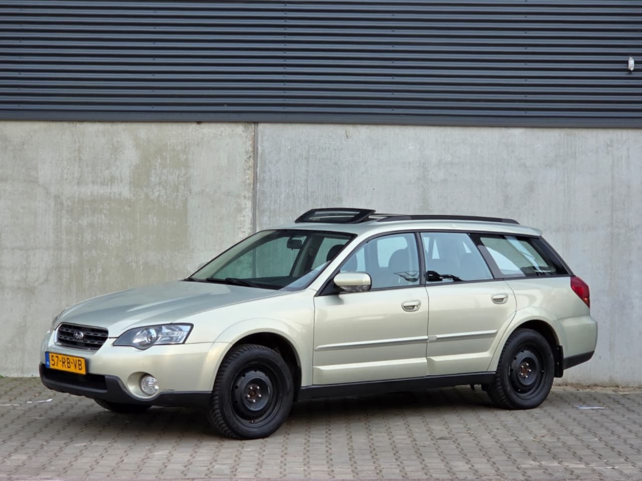 Subaru Outback - 2.5i AUTOMAAT AWD SCHUIF/KANTELDAK APK 02'27! - AutoWereld.nl