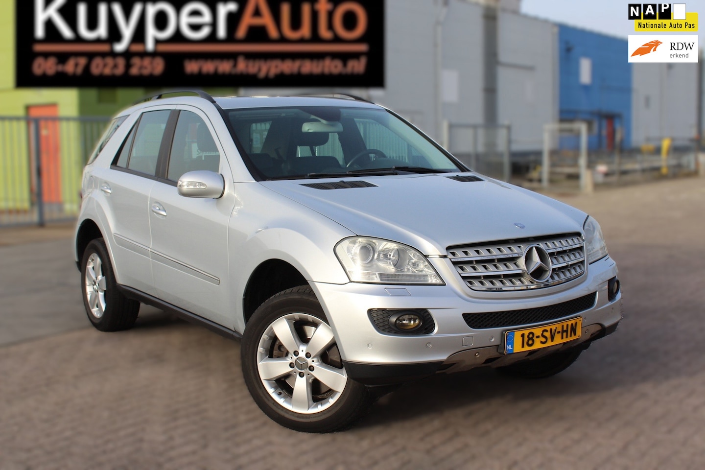 Mercedes-Benz M-klasse - 500 AUTOMAAT NED AUTO VOL LEDER TREKHAAK 4X4 NAVI PARKEERSENSOREN - AutoWereld.nl