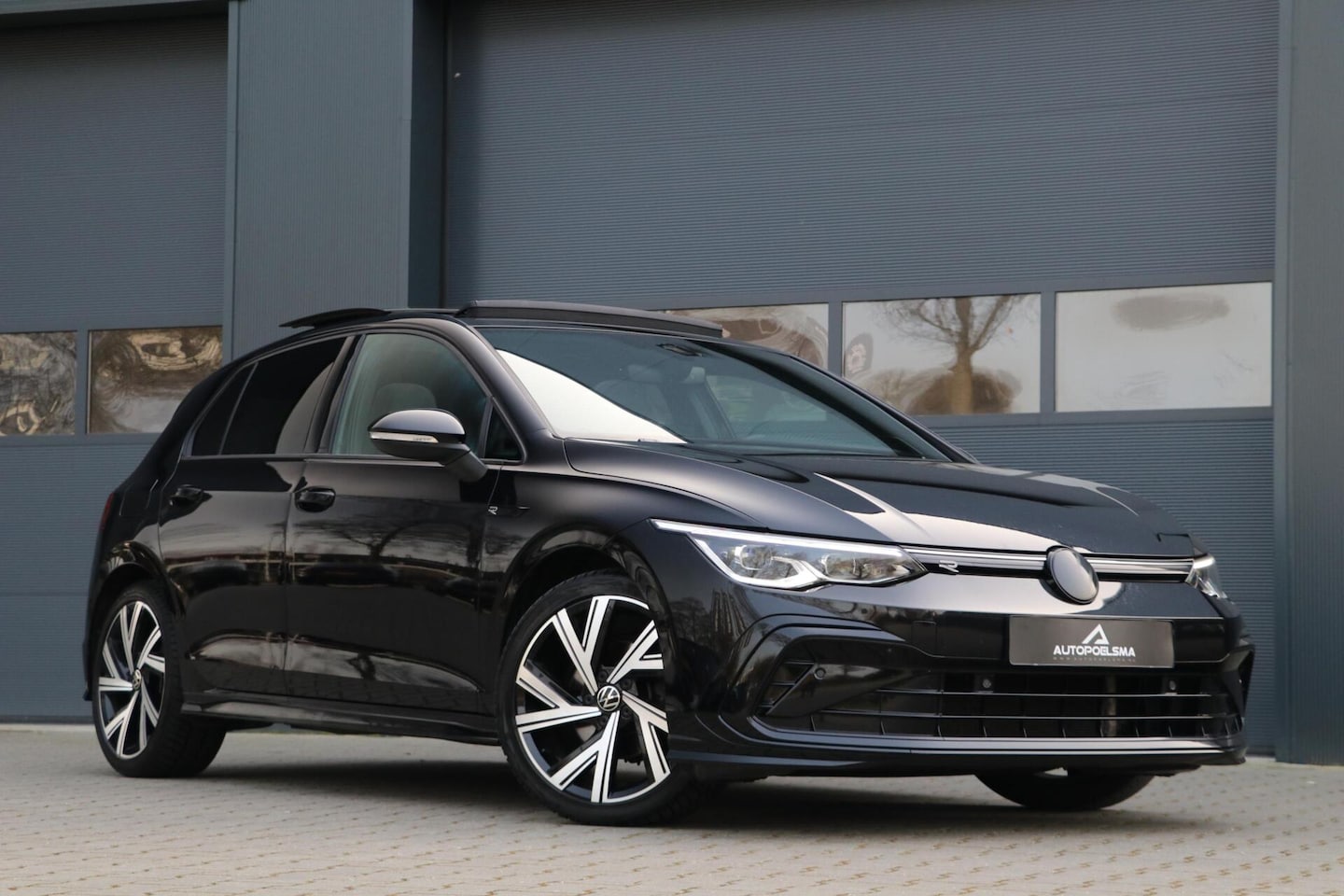 Volkswagen Golf - 1.5 eTSI |R-LINE| Panodak Adaptive Cruise Harman/kardon Trekhaak Sfeerverlicht Matrix Blin - AutoWereld.nl