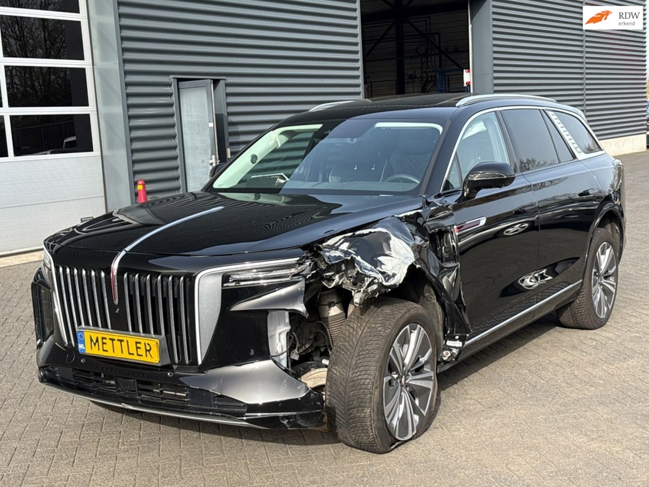 Hongqi E-HS9 - President 99 kWh, Stoelmassage, Panoramadak, extra bijrijderscherm - AutoWereld.nl