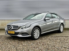 Mercedes-Benz E-klasse - 200 Ambition Avantgarde [ pano schuifdak, fm navi, leer, pdc, trekhaak ]
