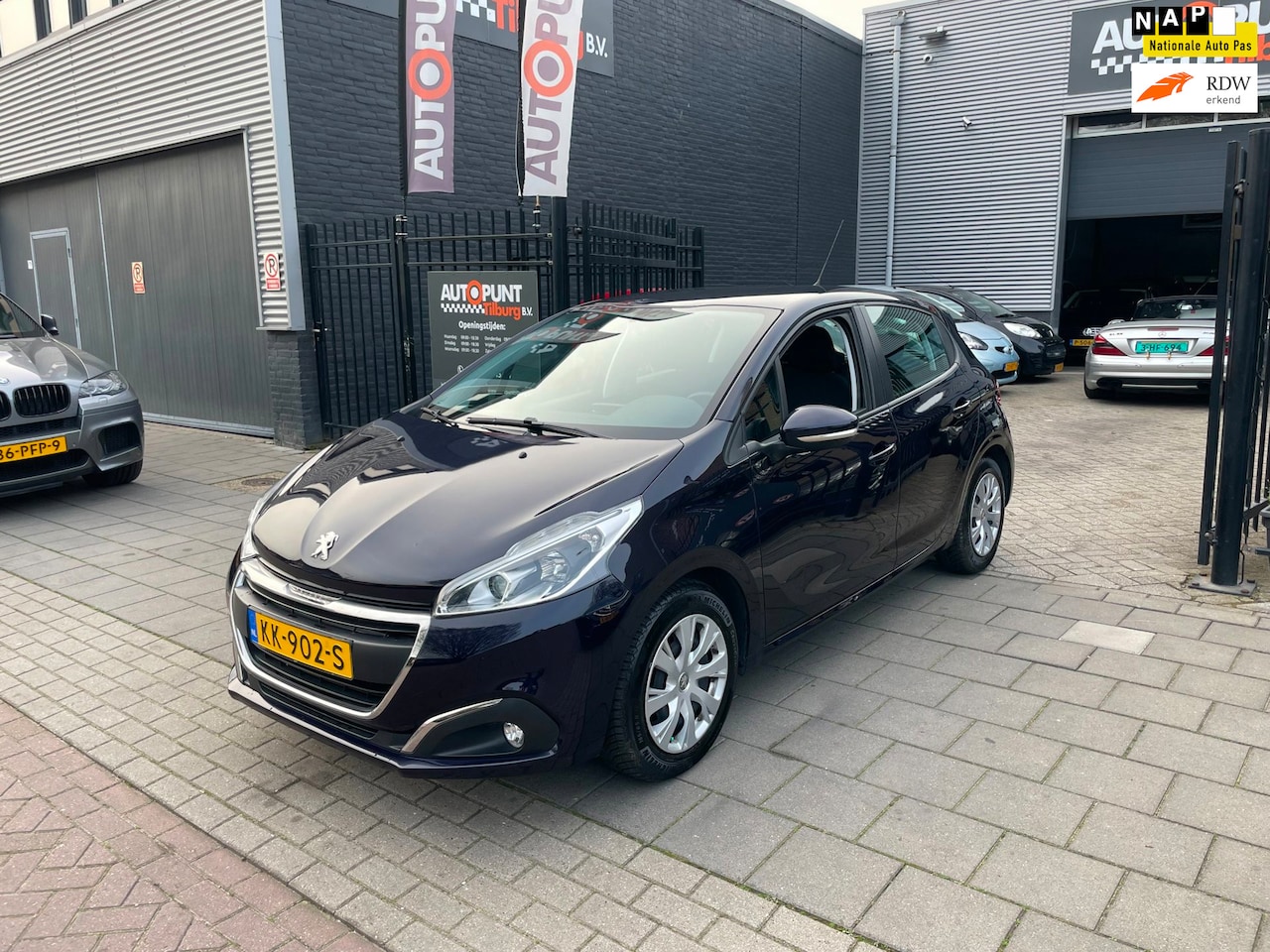 Peugeot 208 - 1.2 PureTech Blue Lion 2e Eig! Trekhaak Airco NAP APK - AutoWereld.nl