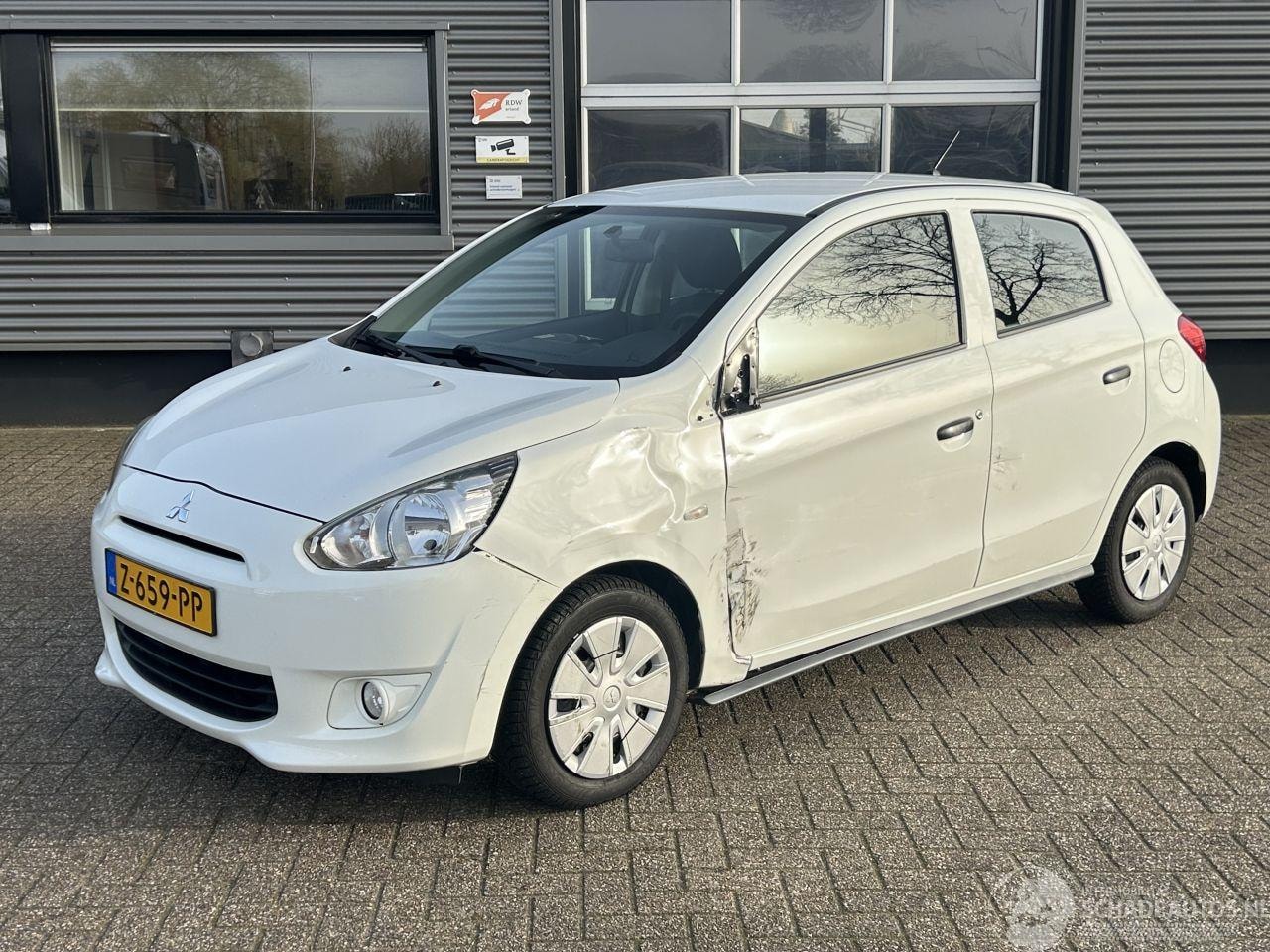 Mitsubishi Space Star - 1.0 Inform 1.0 Inform - AutoWereld.nl