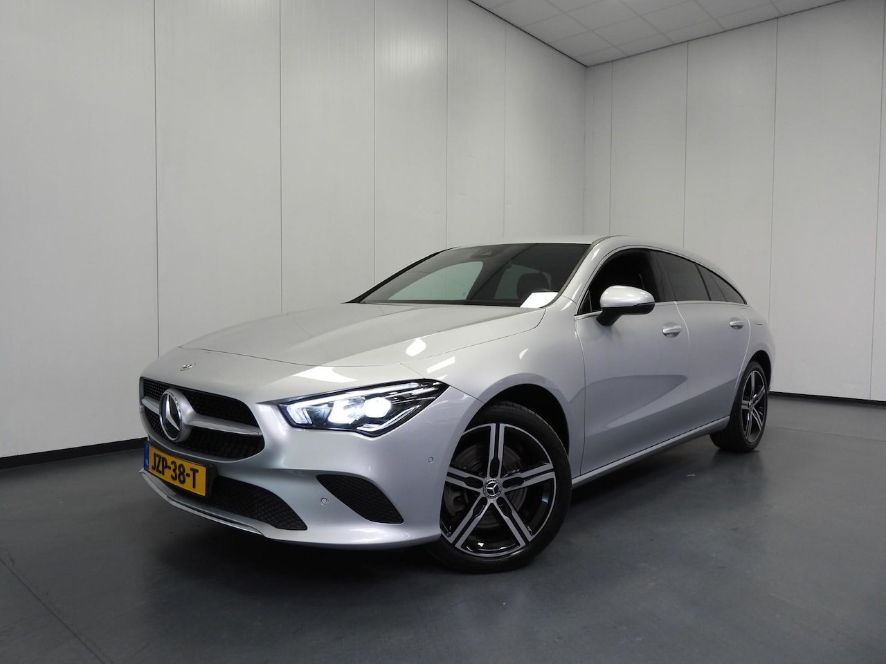Mercedes-Benz CLA-klasse Shooting Brake - 250e Business NAVI/CAMERA/LED/SFEER/18"LMV! - AutoWereld.nl