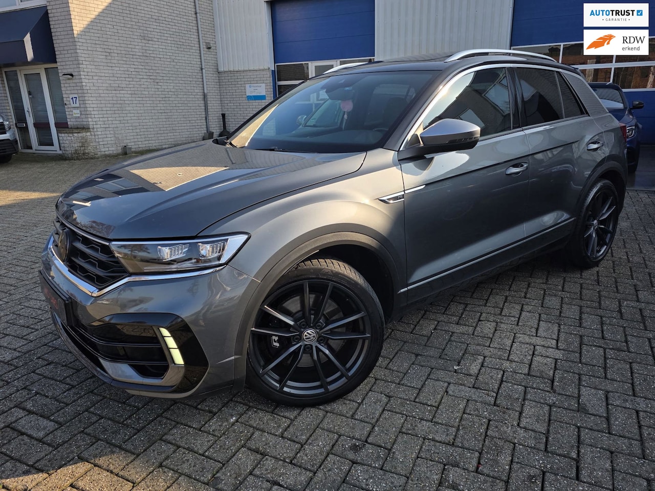 Volkswagen T-Roc - 2.0 TSI 4Motion R PANO/DIGITAL DASH/STOEL VERW - AutoWereld.nl