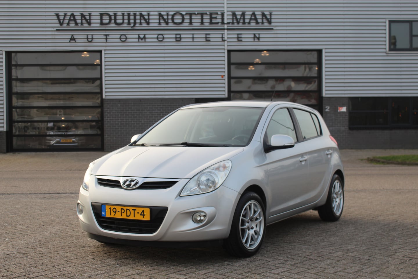 Hyundai i20 - 1.2i i-Motion / Airco / LMV 16" / N.A.P. - AutoWereld.nl