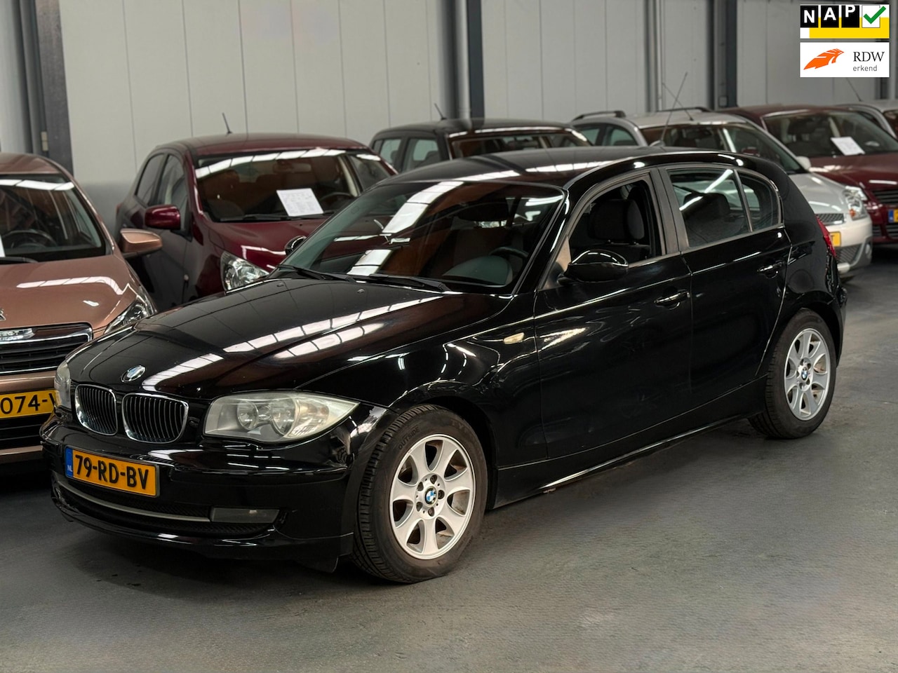 BMW 1-serie - 118d High Executive APK NAP - AutoWereld.nl