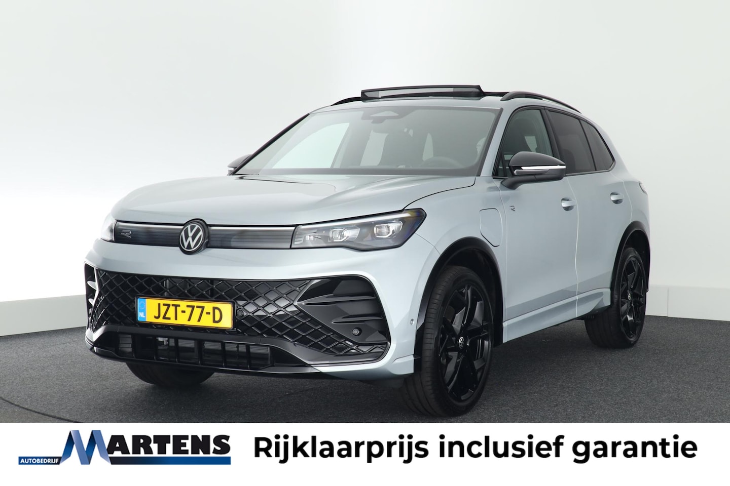 Volkswagen Tiguan - 1.5 272pk eHybrid R-Line Edition Black Style Trekhaak Camera Keyless Massage Virtual Cockp - AutoWereld.nl