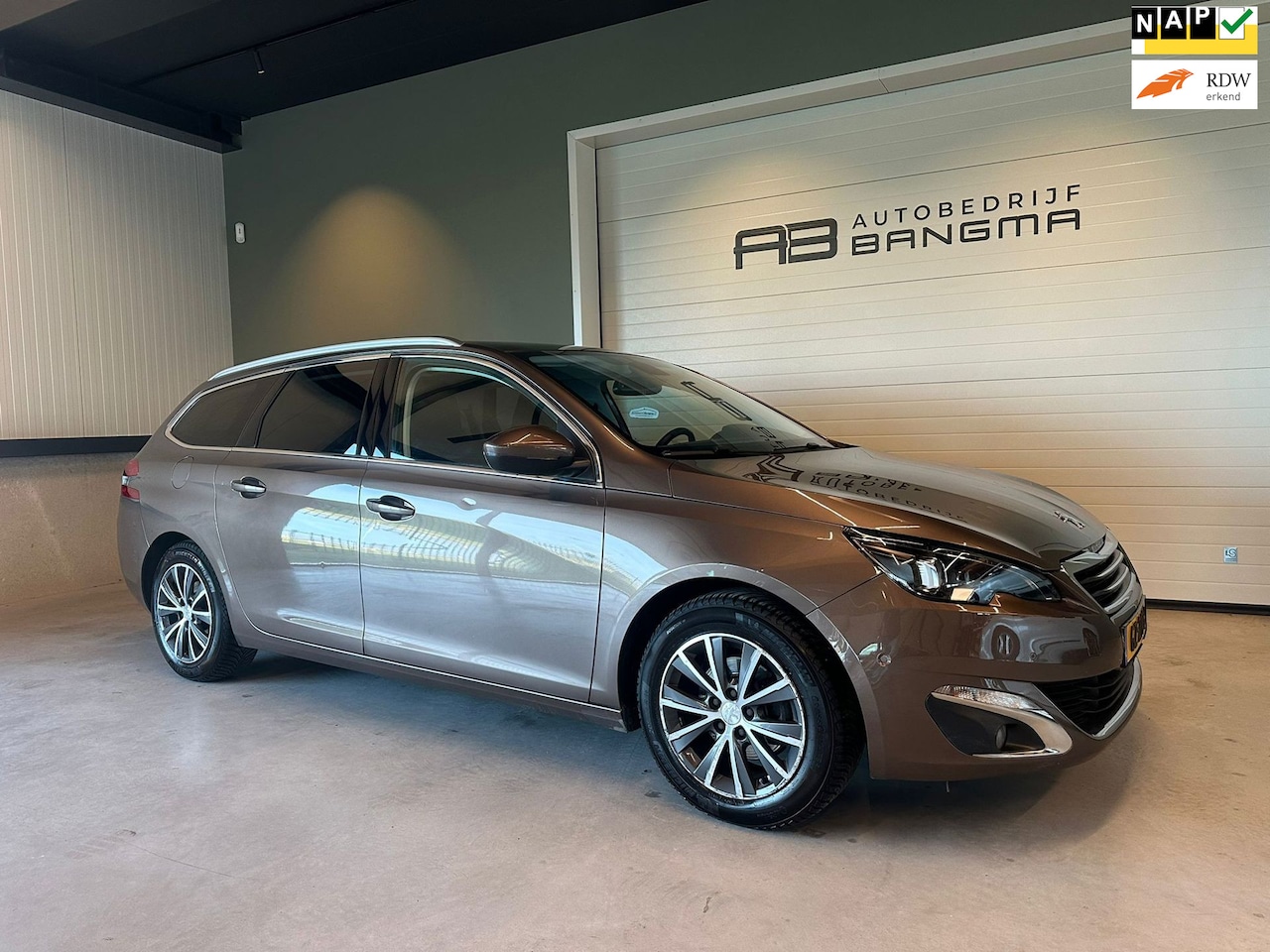 Peugeot 308 SW - 1.6 BlueHDI BLUE LEASE PREMIUM|CLIMA AIRCO|NAVIGATIE|LM-VELGEN|CRUISE CONTROL|APPLE CARPLA - AutoWereld.nl