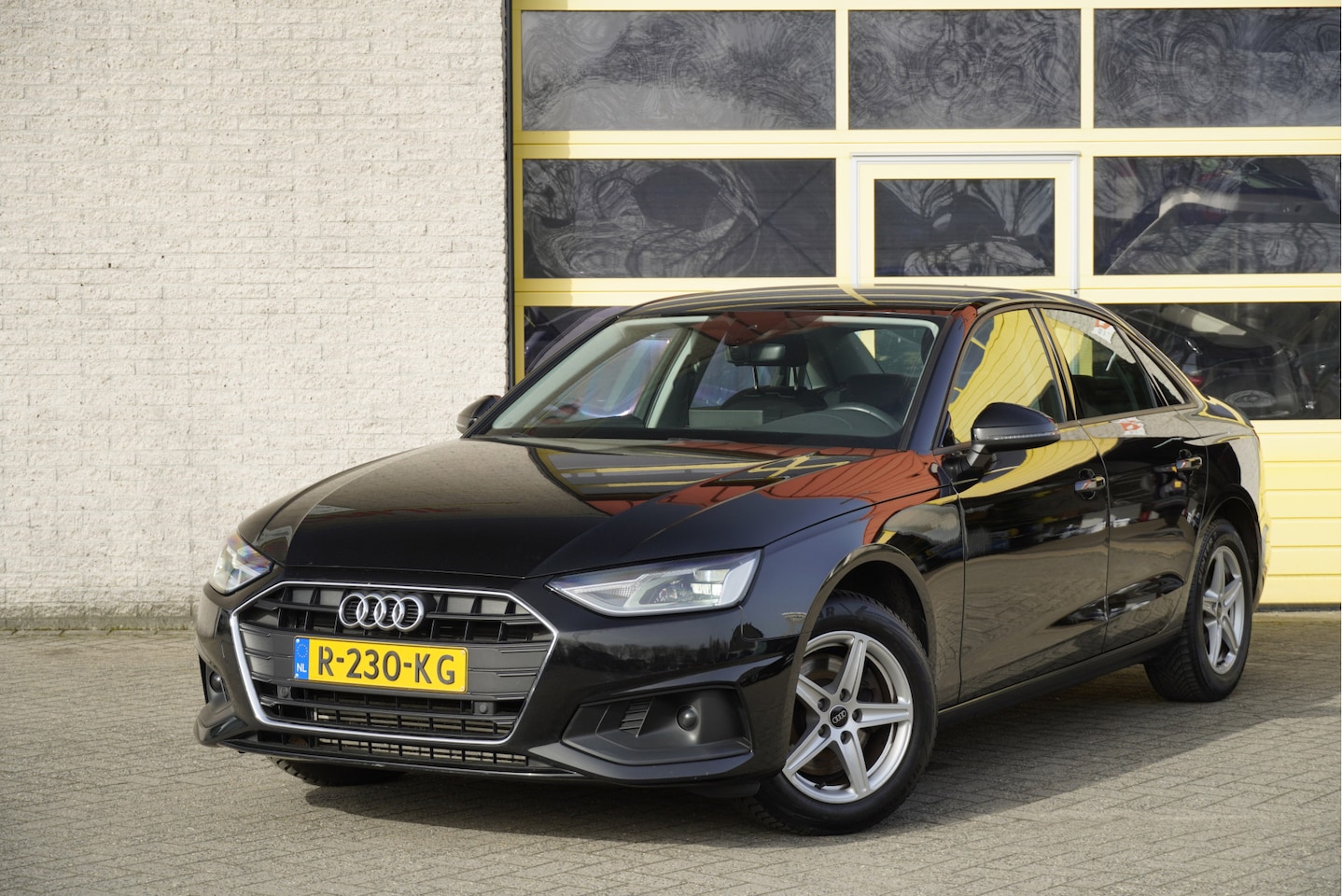 Audi A4 Limousine - 35 TFSI 150PK! Automaat Pro Line BJ2022 | Lmv 16" | Led | Pdc | App-Connect | Climate cont - AutoWereld.nl