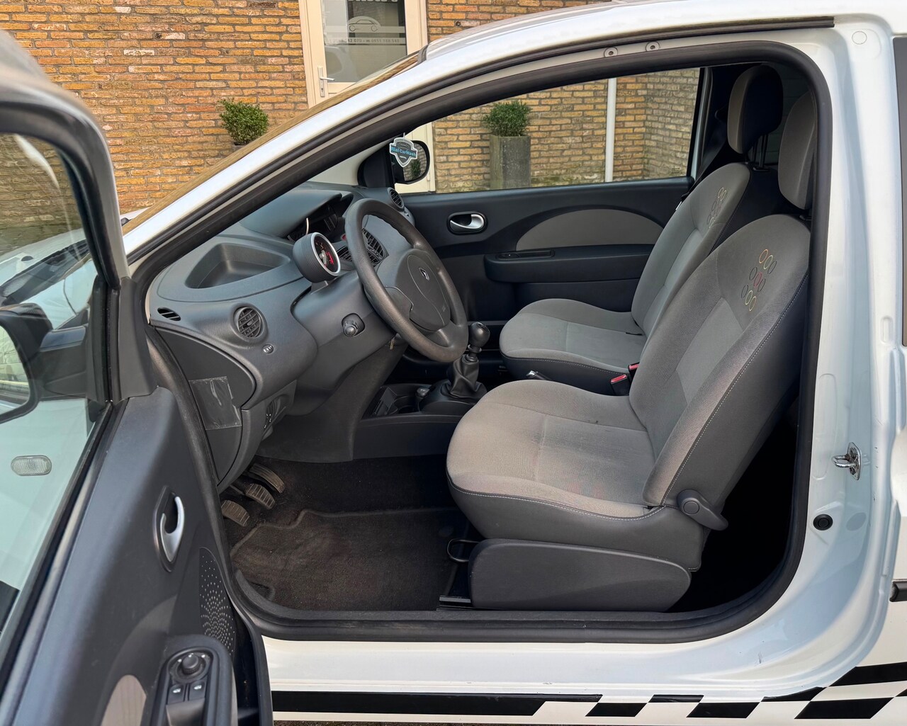 Renault Twingo - 1.2-16V Collection Bj 2011 weinig kilometers - AutoWereld.nl