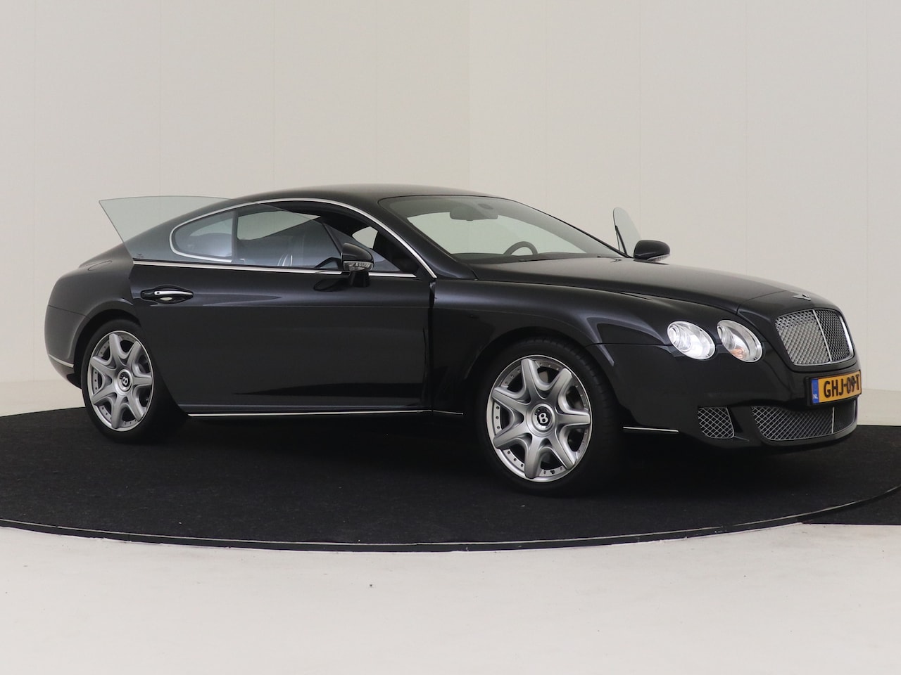 Bentley Continental GT - 6.0 W12 YOUNGTIMER LEDEREN BEKLEDING / DASHBOARD / HEMEL 20 INCH VELGEN LUCHTVERING MASSAG - AutoWereld.nl