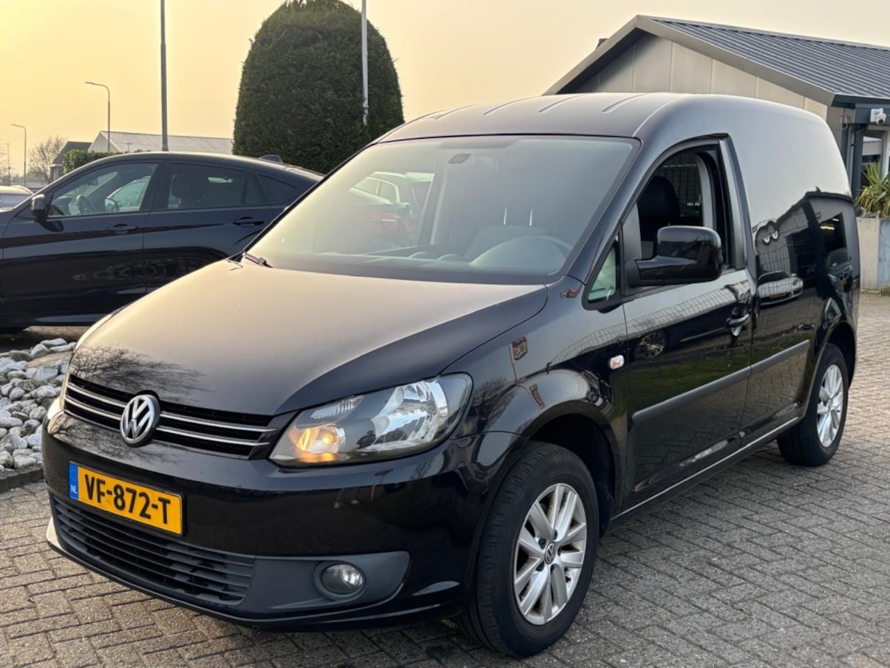 Volkswagen Caddy - 1.6 TDI 2013 Zwart Nieuwe Distributieriem Trekhaak - AutoWereld.nl