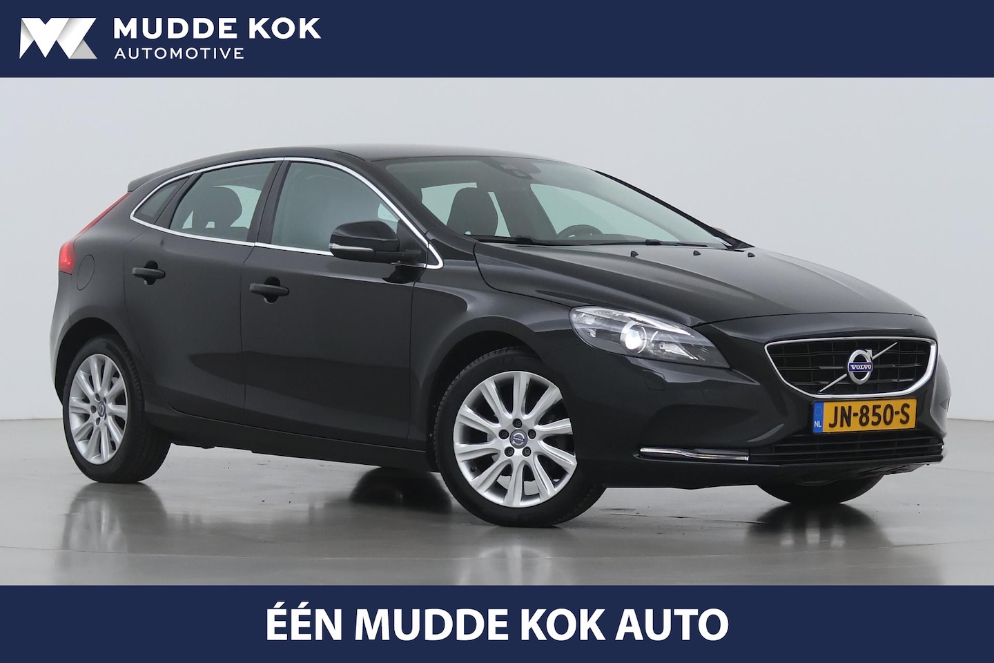 Volvo V40 - 2.0 D2 Nordic+ | Trekhaak | Stoelverwarming | Navigatie | Cruise Control - AutoWereld.nl