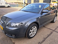 Audi A3 Sportback - 1.6 FSI ATTRACTION 5 DEURS NIEUWSTAAT AIRCO NIEUWE APK