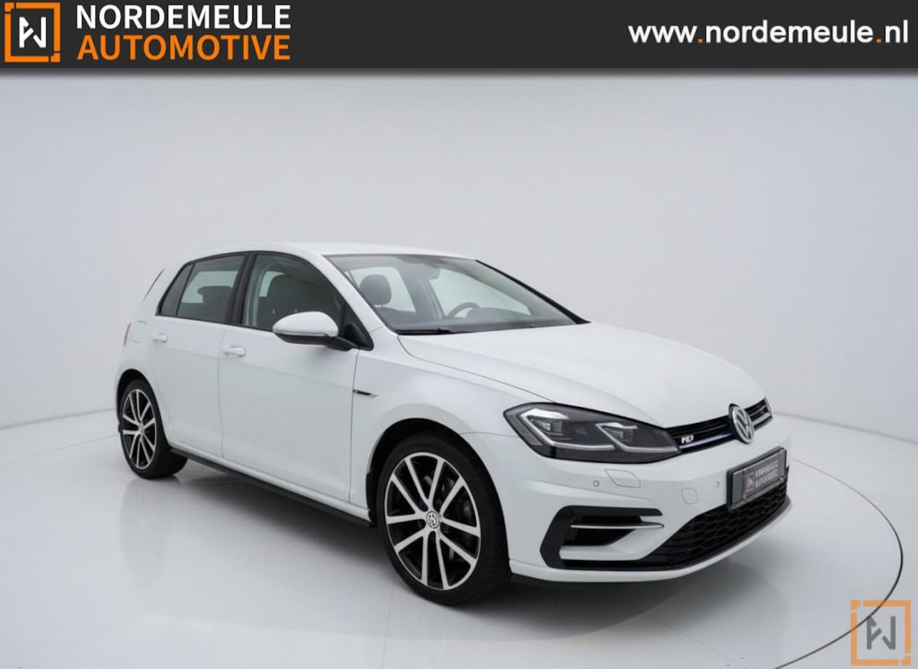 Volkswagen Golf - 1.5 TSI Highline BNS R Line, Xenon, Alcantara, AUT - AutoWereld.nl