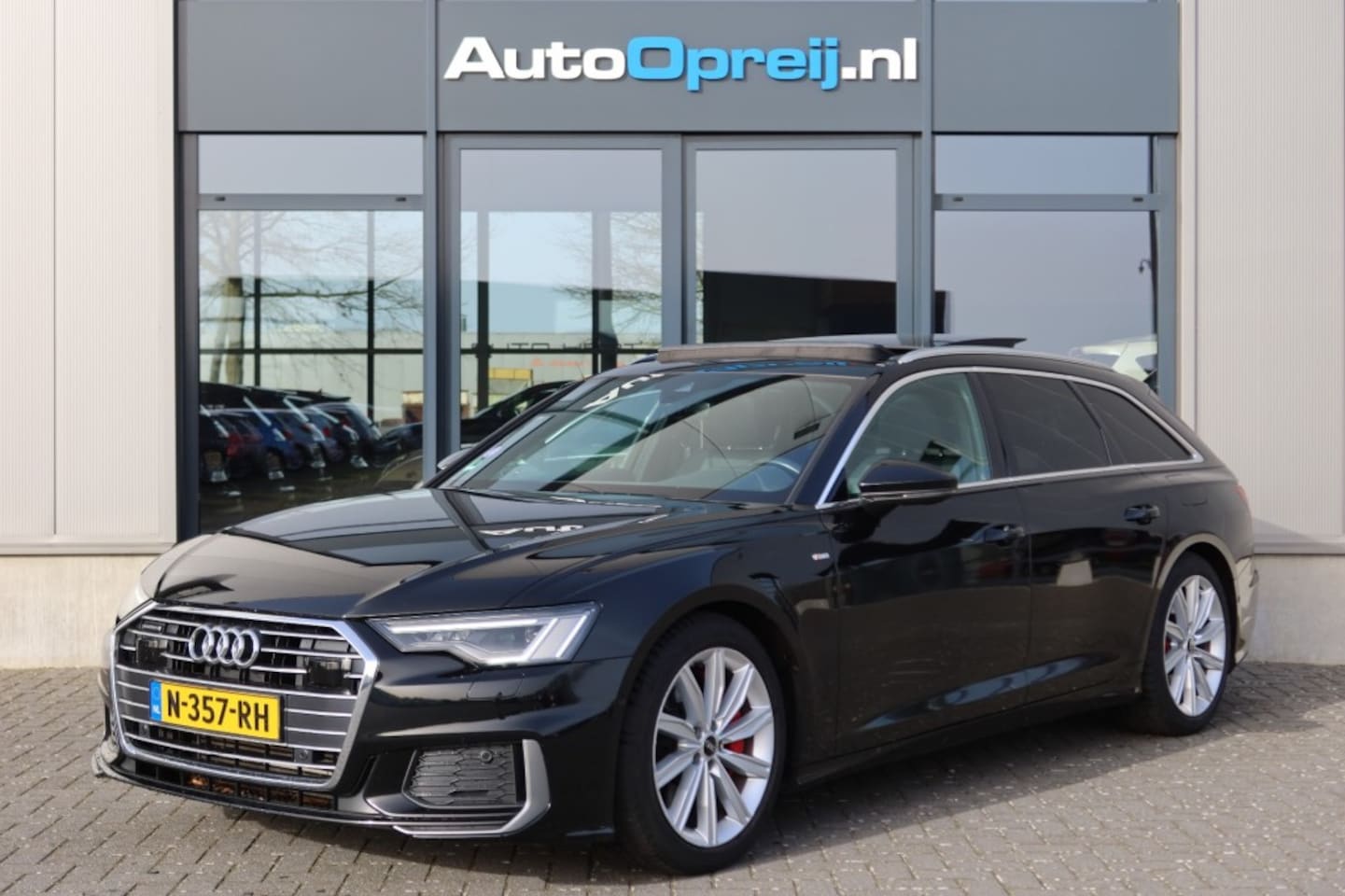Audi A6 Avant - A6 Avant 55TFSI e Quattro S Line Competition Pano dak, Trekhaak - AutoWereld.nl