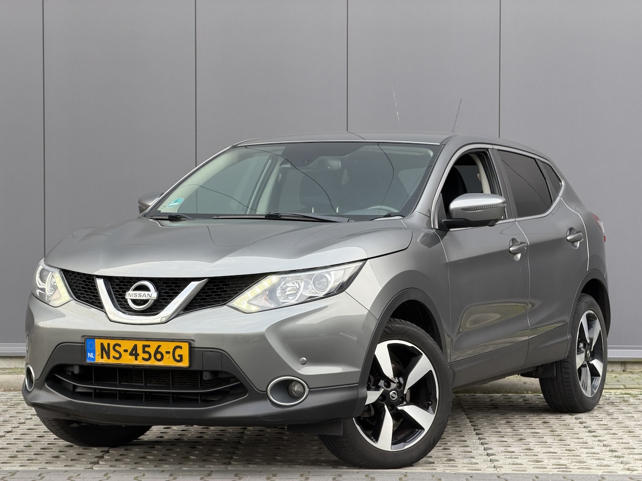 Nissan Qashqai - 1.2 N-Connecta | Trekhaak | Keyless | Cruise - AutoWereld.nl