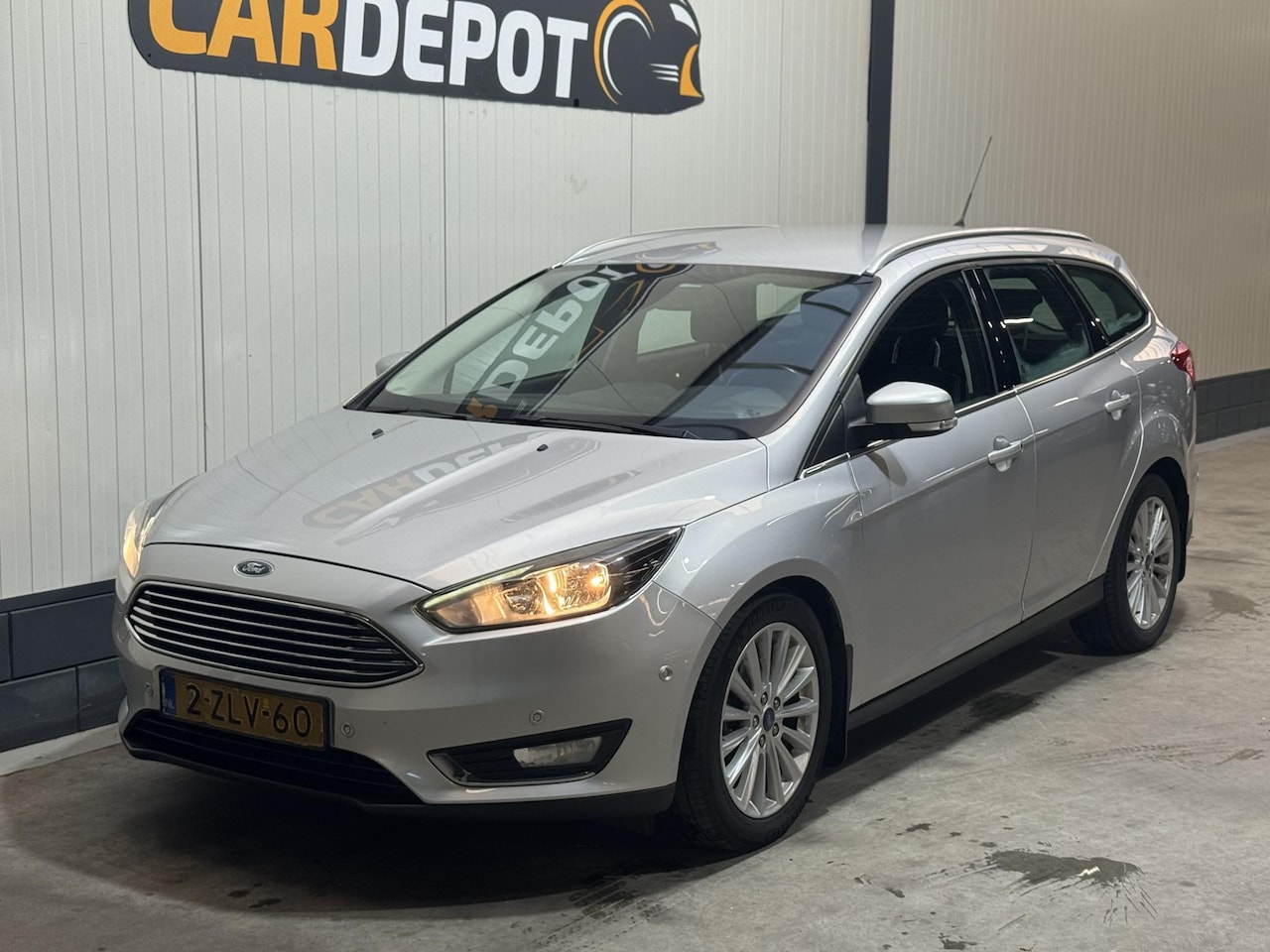 Ford Focus Wagon - 1.0 Titanium Edition 1.0 Titanium Edition - AutoWereld.nl
