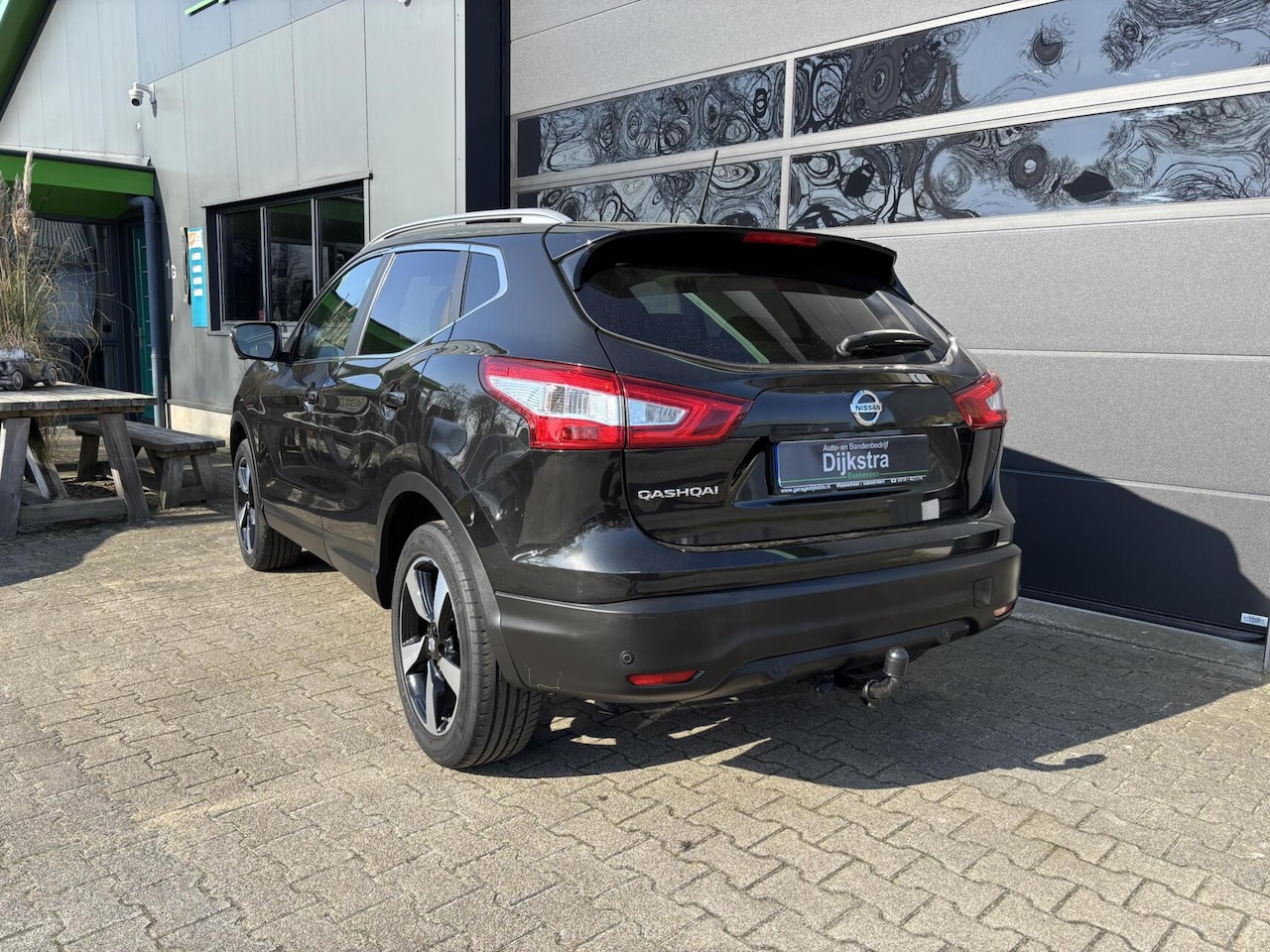Nissan Qashqai - 1.2 N-Connecta Panorama dak/ 360 graden camera/ Trekhaak/ Private glass