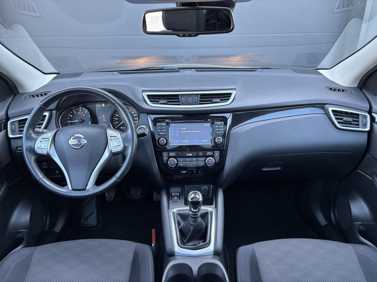 Nissan Qashqai - 1.2 N-Connecta Panorama dak/ 360 graden camera/ Trekhaak/ Private glass