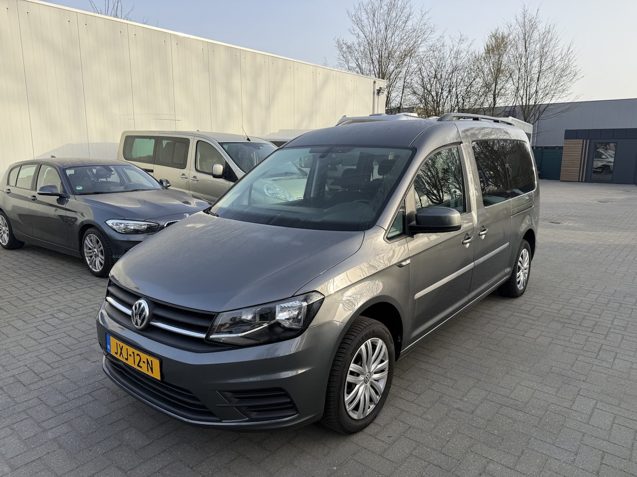 Volkswagen Caddy Maxi - 1.4 TSI 125pk Rolstoelauto 5+1 - Bodemverlaging - Luxe uitvoering - 1e Eigenaar - Volledig - AutoWereld.nl