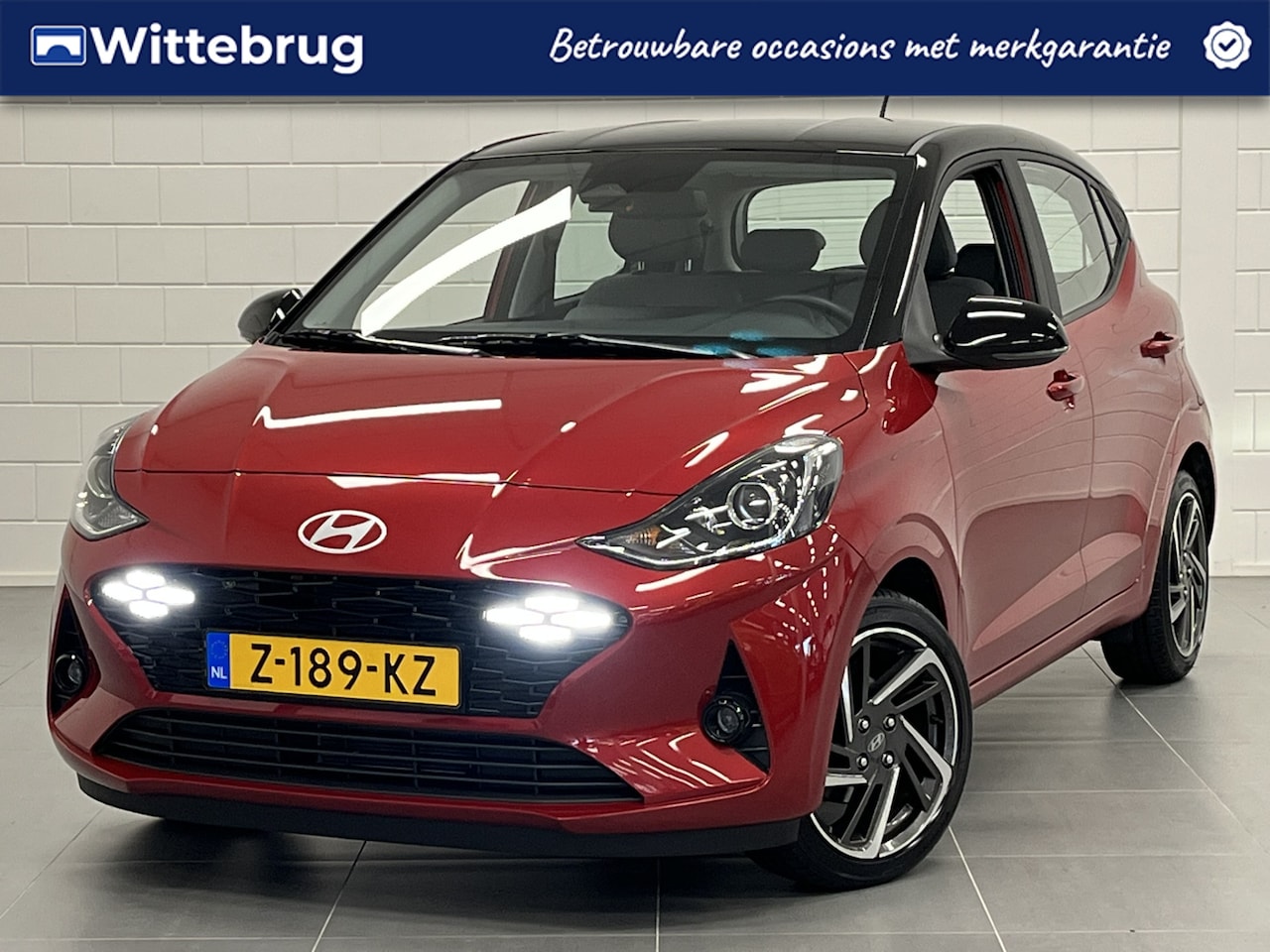 Hyundai i10 - 1.0 Premium TWO TONE | 17 INCH VELGEN | CLIMATE CONTROL | UNIEKE KMSTAND! - AutoWereld.nl