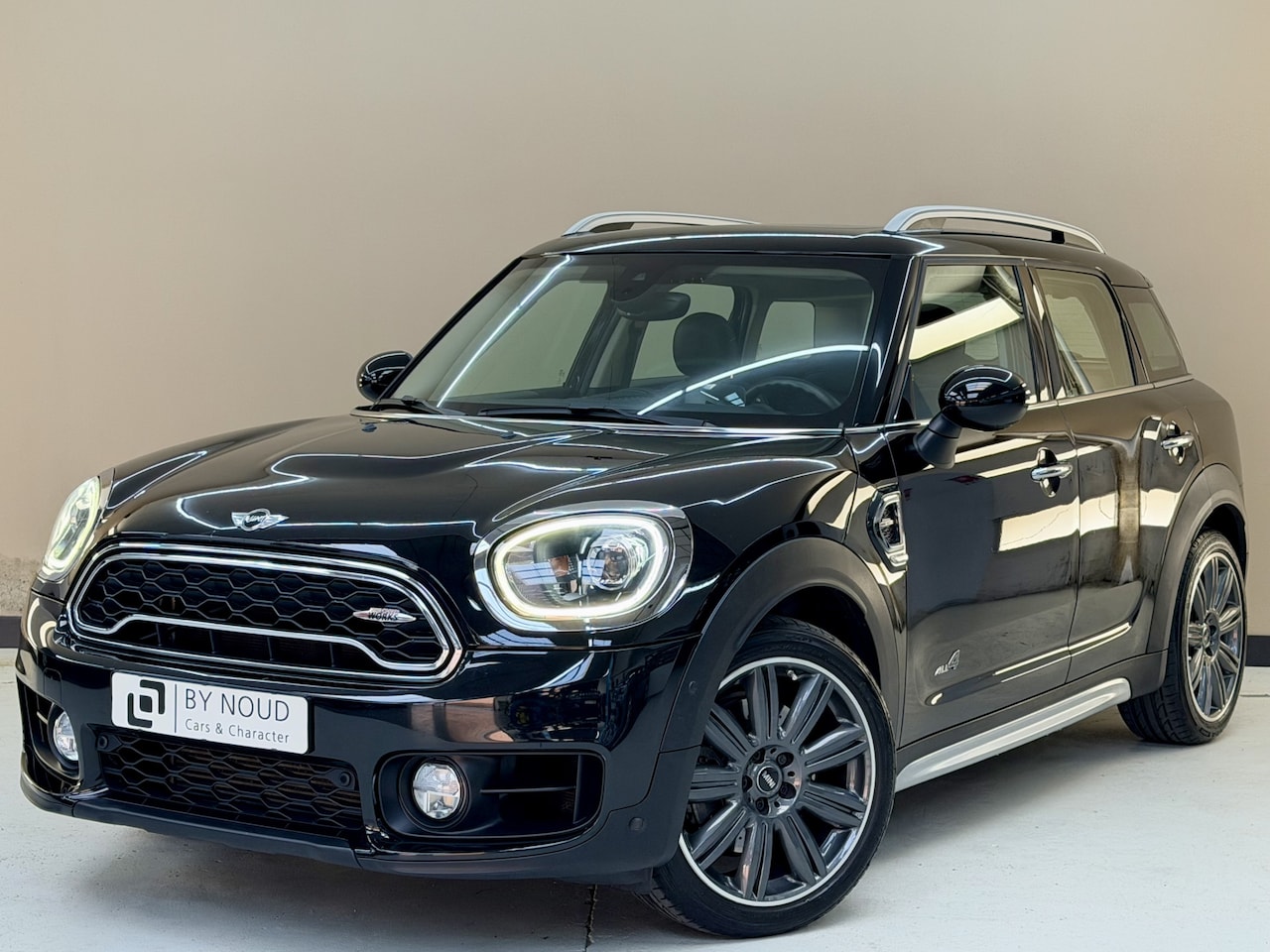 MINI Countryman - 2.0 Cooper S ALL4 Chili Mini 2.0 Cooper S ALL4 Chili, 192Pk, 2017, Volledig leder, Panoramadak, Groot scherm, Came - AutoWereld.nl
