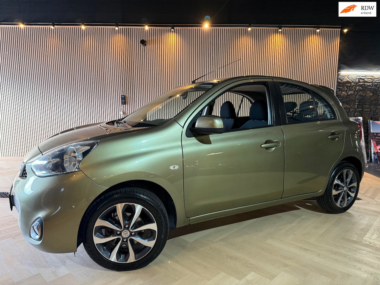 Nissan Micra - 1.2 Pano | navi | keyless | Pdc - AutoWereld.nl
