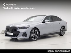 BMW 5-serie - 520i M-Sport Pro | Panorama | Harman Kardon |Stoelventilatie | Driving Assistant Professio