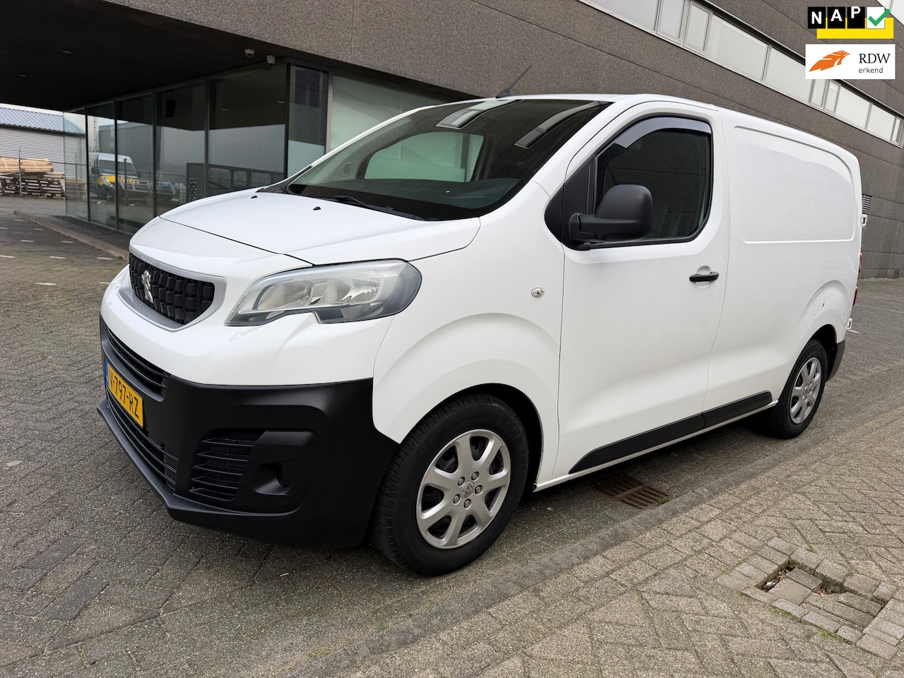 Peugeot Expert - 226C 1.6 BlueHDI 95 Profit+ AIRCO BJ 9-2018 APK 2-2027 MARGE!! - AutoWereld.nl