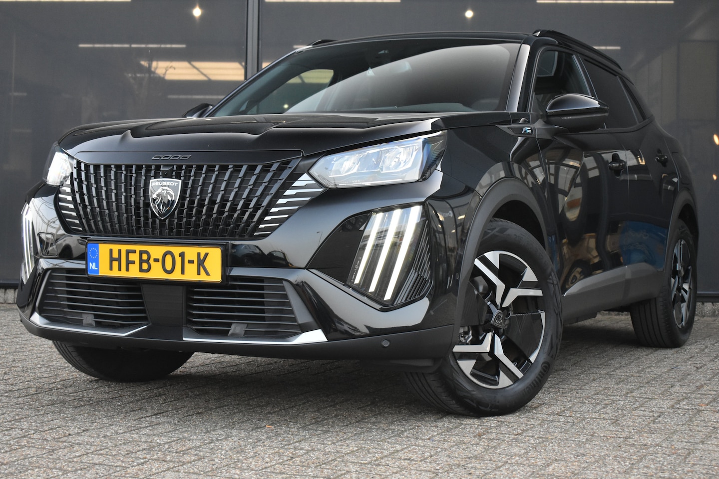 Peugeot e-2008 - EV Allure Avantage 54 kWh 3 Fase 96%SOH! | Warmtepomp | Adaptive Cruise | 360 Camera | - AutoWereld.nl