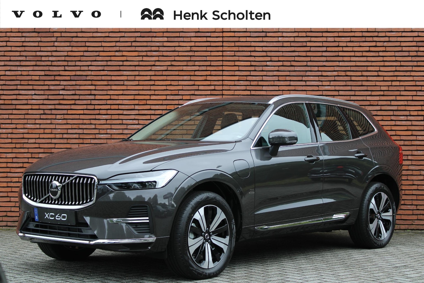 Volvo XC60 - 2.0 T6 Plug-in hybrid AWD Plus Bright Blond Lederen interieur, All season banden, Panorami - AutoWereld.nl