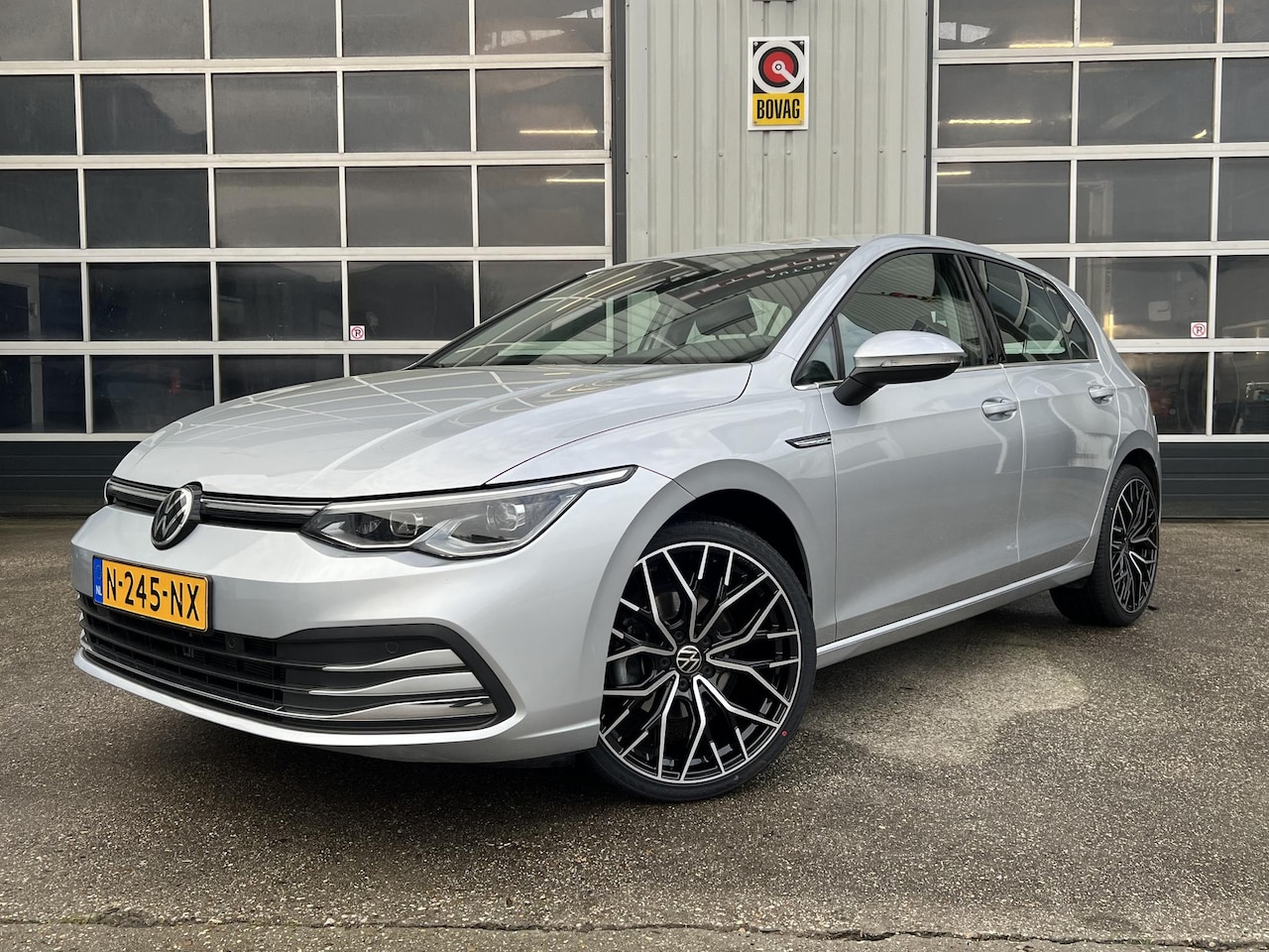 Volkswagen Golf - 1.5 TSI Style GT Stoelverwarming / LED / PDC / 19 inch / Memory stoel - AutoWereld.nl