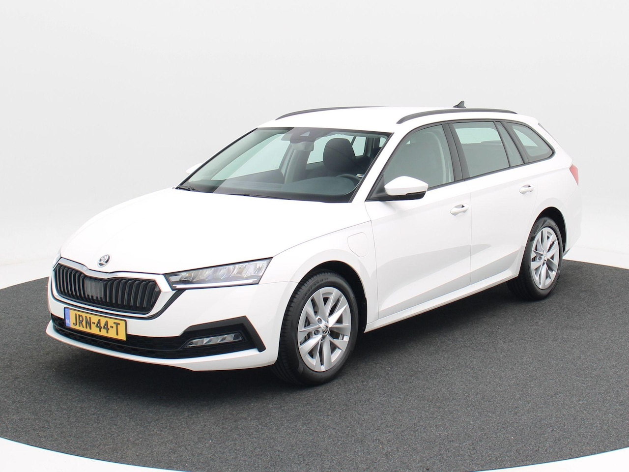 Skoda Octavia Combi - 1.4 TSI iV PHEV Business Edition | Cruise Control | Climate Control | Parkeersensoren | Ca - AutoWereld.nl