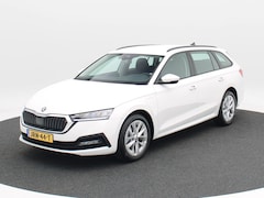 Skoda Octavia Combi - 1.4 TSI iV PHEV Business Edition | Cruise Control | Climate Control | Parkeersensoren | Ca