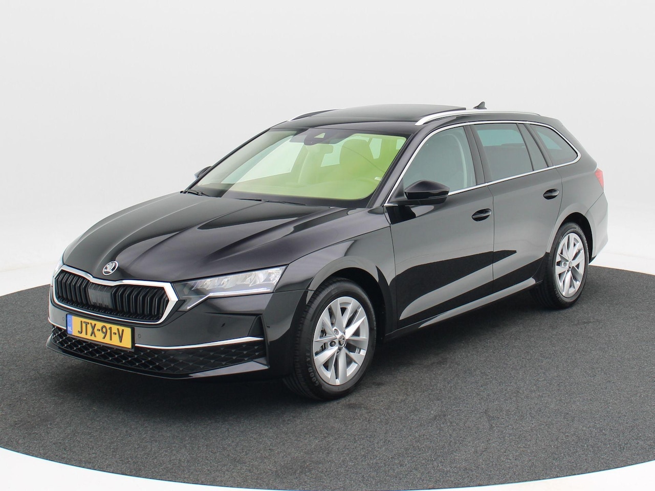 Skoda Octavia Combi - 1.5 TSi 150 Pk Automaat Business Edition Plus | Panoramadak | Virtual Cockpit | Elektrisch - AutoWereld.nl