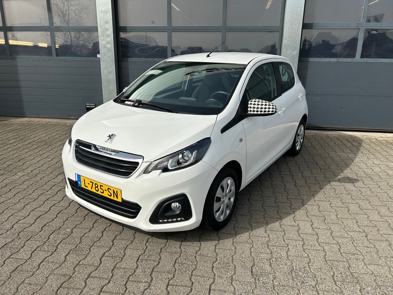 Peugeot 108 - 1.0 e-VTi 72pk 5D Active - AutoWereld.nl