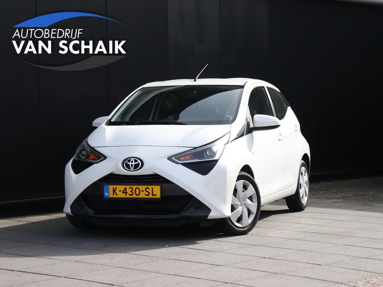 Toyota Aygo - 1.0 VVT-i x-play 1.0 VVT-i x-play - AutoWereld.nl