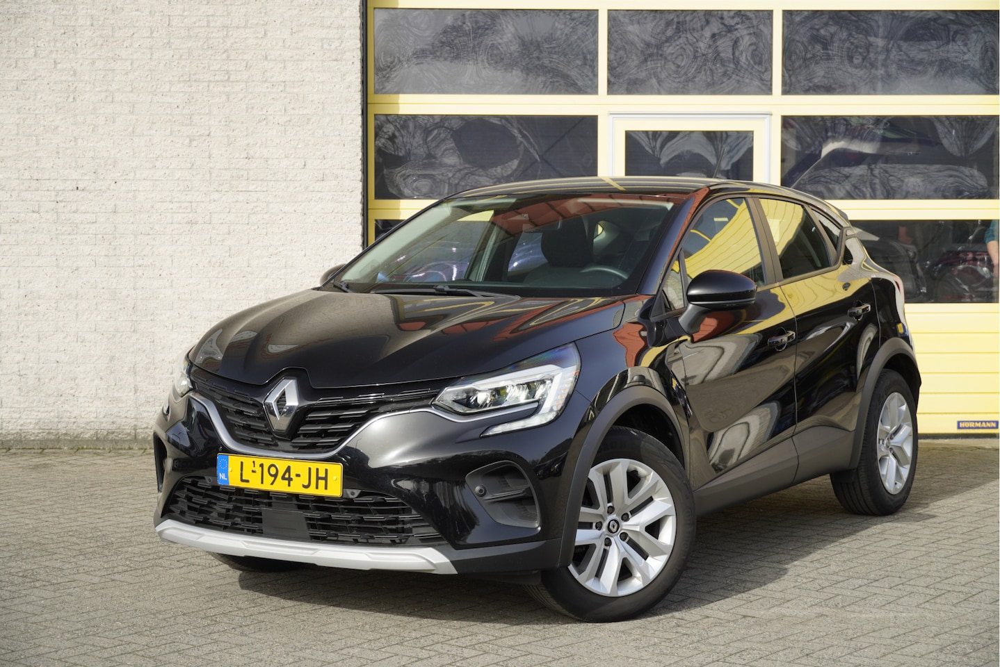 Renault Captur - 1.0 TCe 90 Business BJ2021 Led V+A | Pdc | Navi | Keyless entry | Achteruitrijcamera | App - AutoWereld.nl